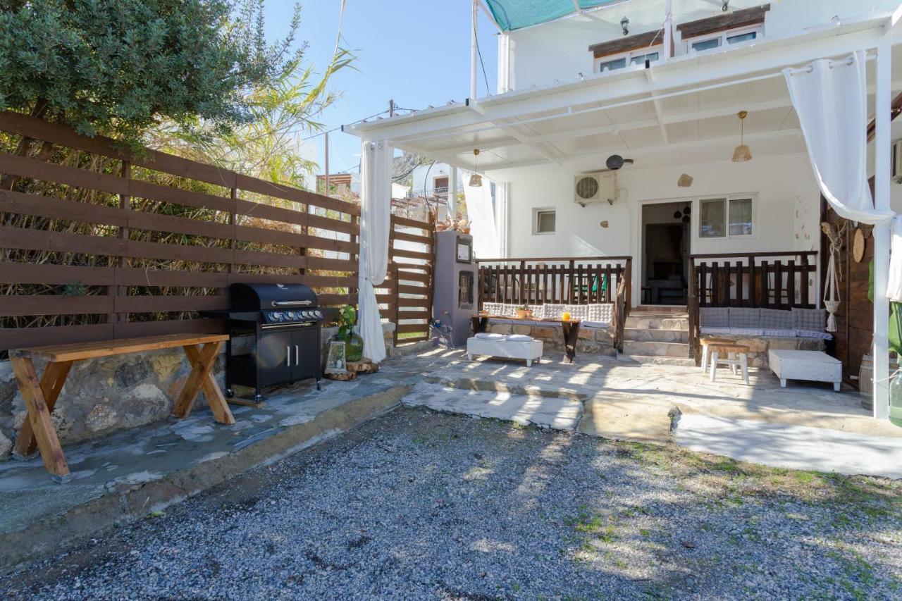 Christos Studios And Family Apartments Stegna Kültér fotó